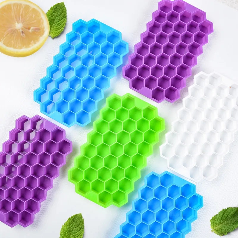 Flexible Honeycomb Ice Tray With Lid - All-In-One Store Pakistan