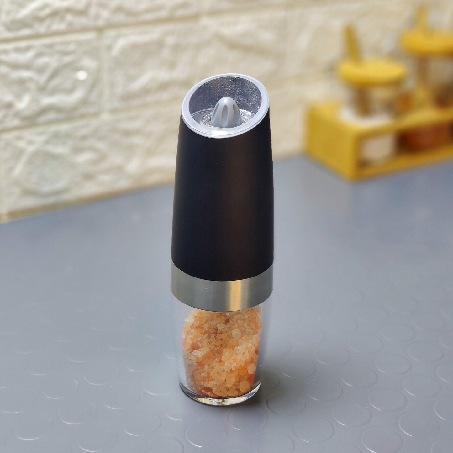 Electric salt & pepper Grinder - All-In-One Store Pakistan